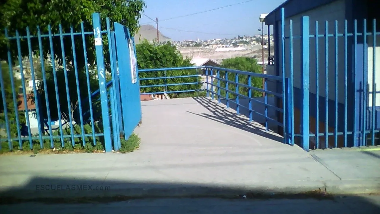 Escuela Secundaria General Num. 15, Hector Teran Teran Entrada