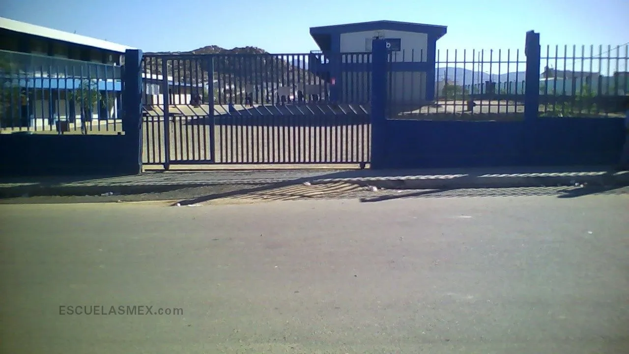 Escuela Secundaria General No. 213 Entrada