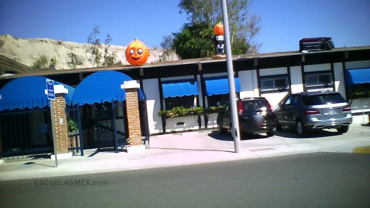 British American Institute Entrada