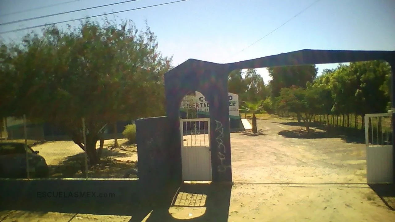 Colegio de Educacion Integral "libertad y Saber" Entrada