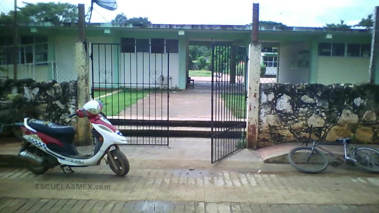 Escuela Secundaria Tecnica Num 18 Entrada