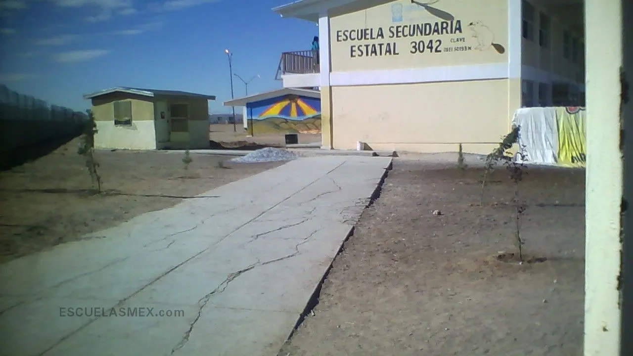 Secundaria Estatal 3042 Entrada