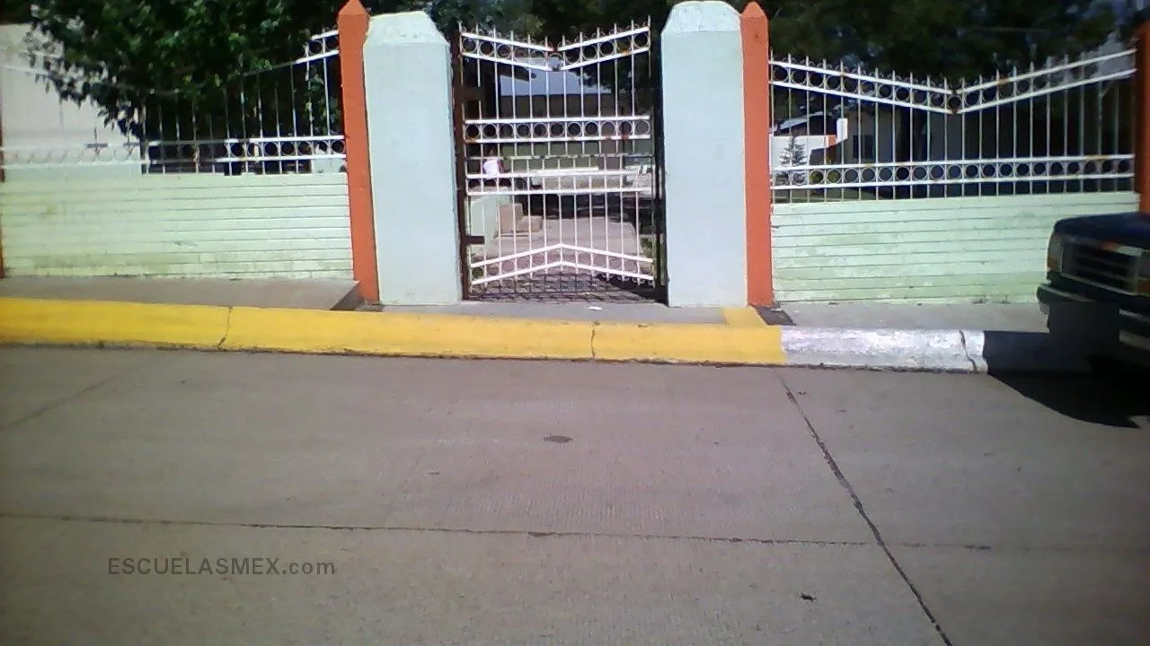 Lazaro Cardenas 2105 Entrada