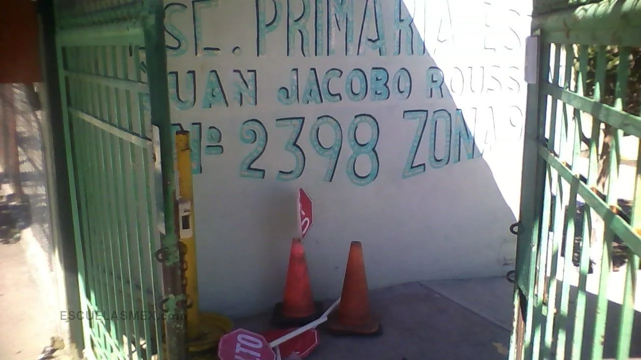 Juan Jacobo Rousseau 2398 Entrada
