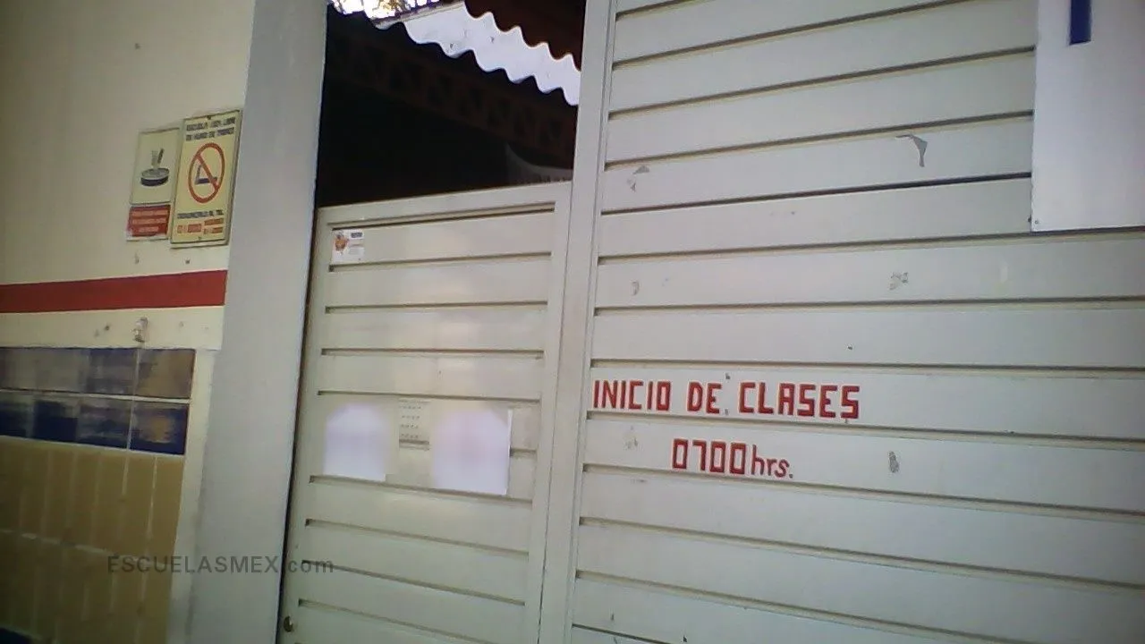 Escuela Secundaria y Preparatoria Justo Sierra Entrada