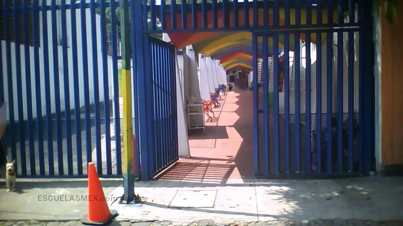 Escuela Reina Isabel-kinder Entrada