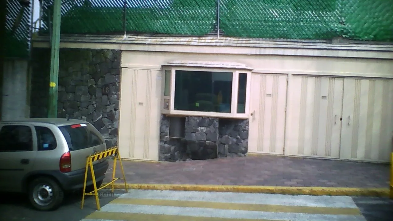 Escuela Moderna Americana Entrada