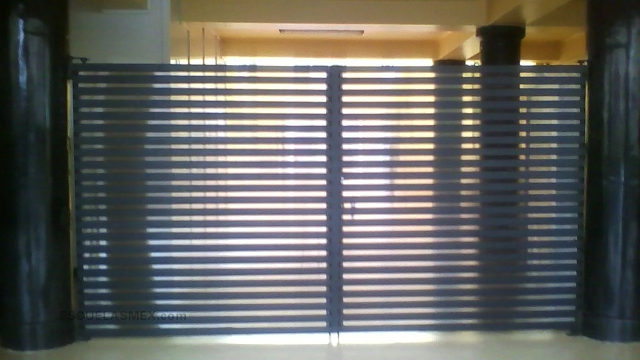 La Salle Entrada