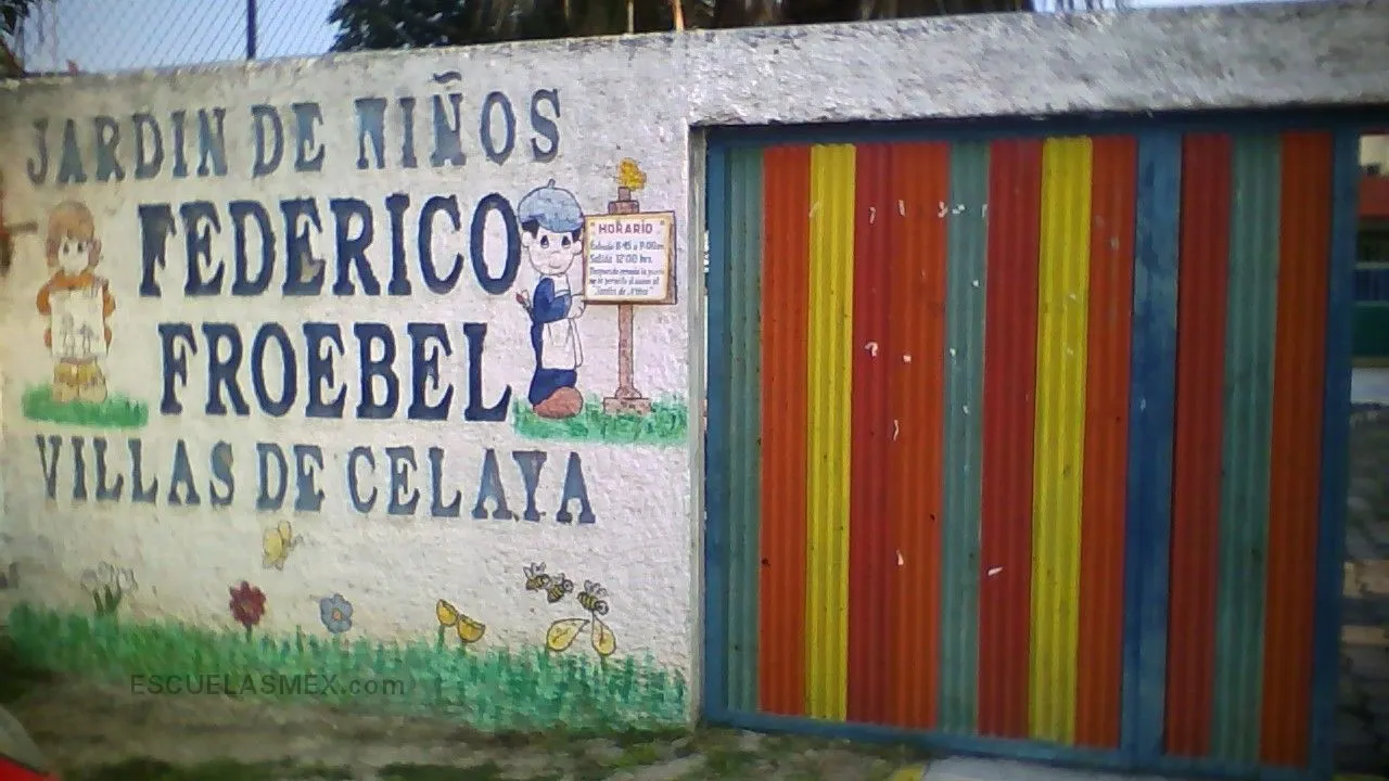 Federico Froebel Entrada