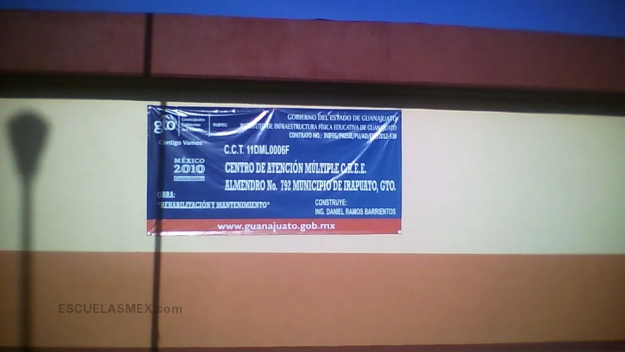 Centro de Atencion Multiple C R E E de Irapuato Entrada