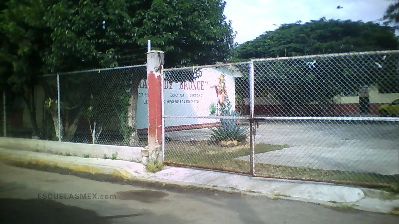 Raza de Bronce Entrada