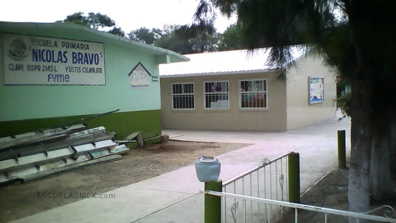 Nicolas Bravo Entrada