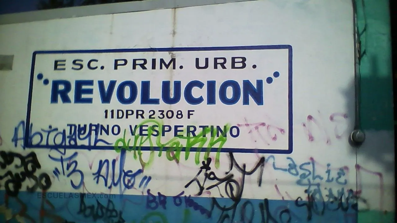 Revolucion Entrada