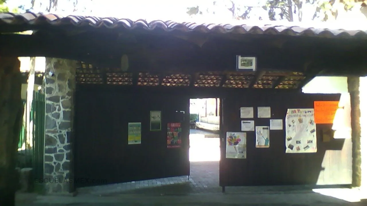 Colegio del Bosque Entrada