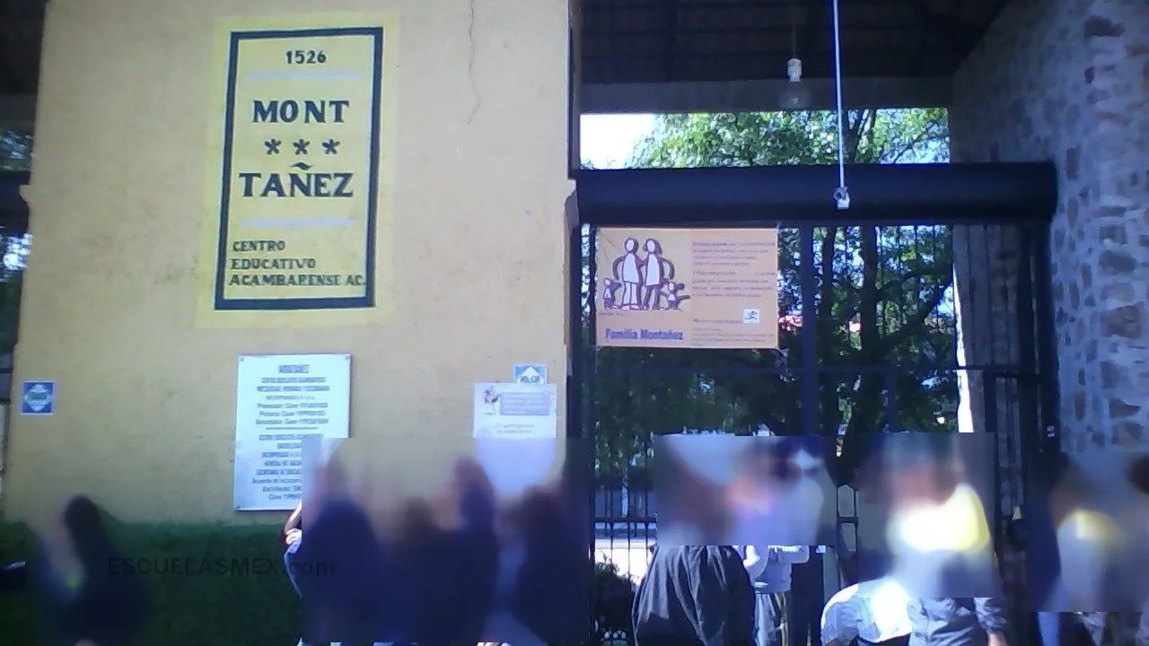 Montañez Centro Educativo Acambarense, A. C. Entrada