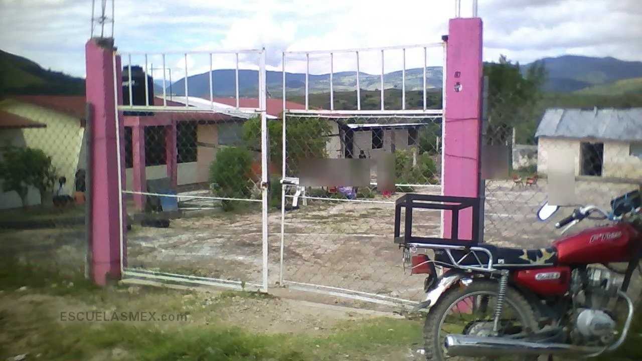 Carlos Fuentes Entrada