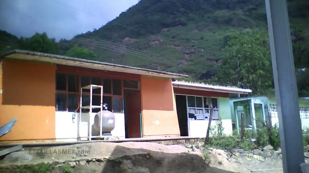 Lazaro Cardenas Entrada