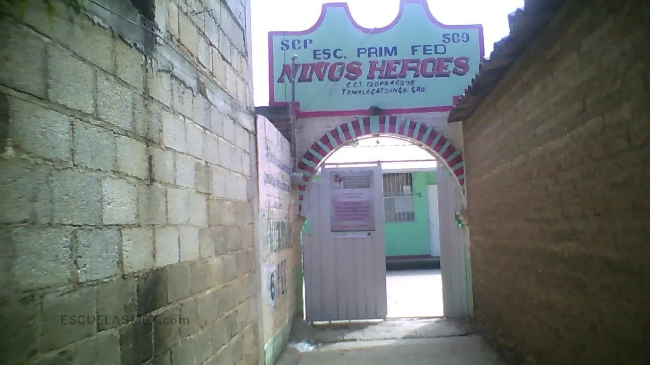 Niños Heroes Entrada