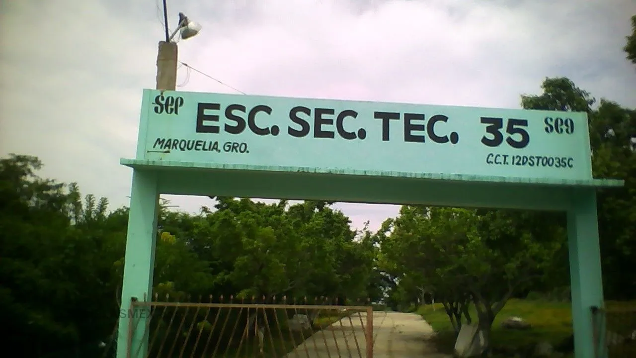 Escuela Secundaria Tecnica Num 35 Entrada
