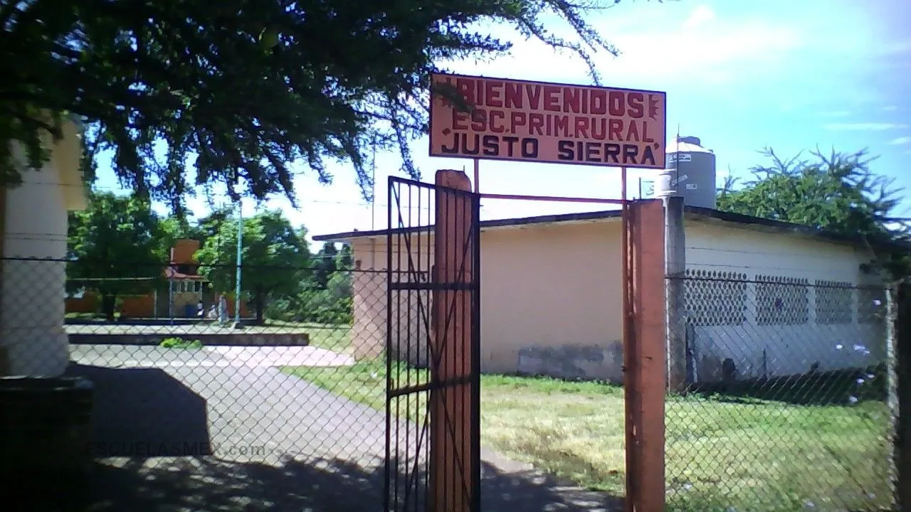 Justo Sierra Entrada