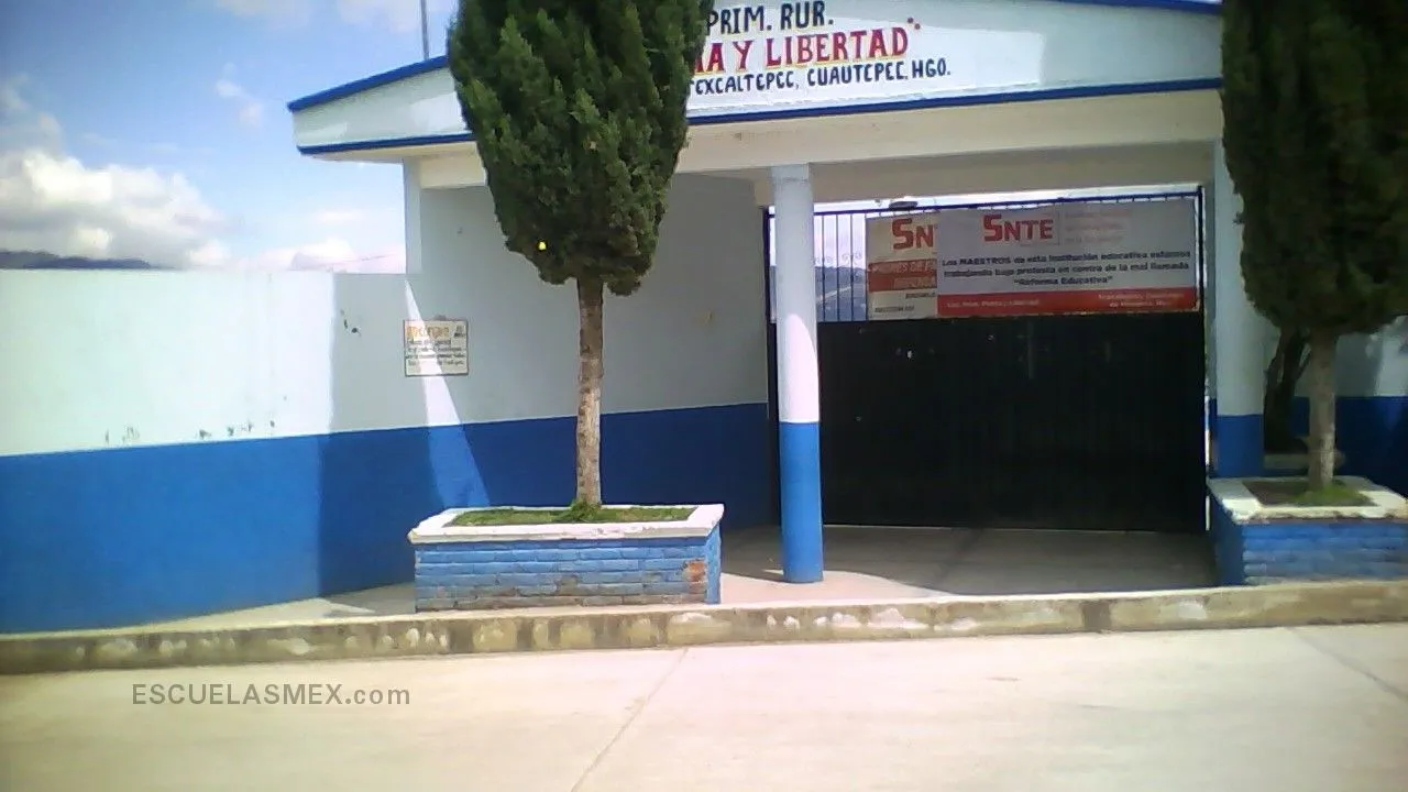 Patria y Libertad Entrada