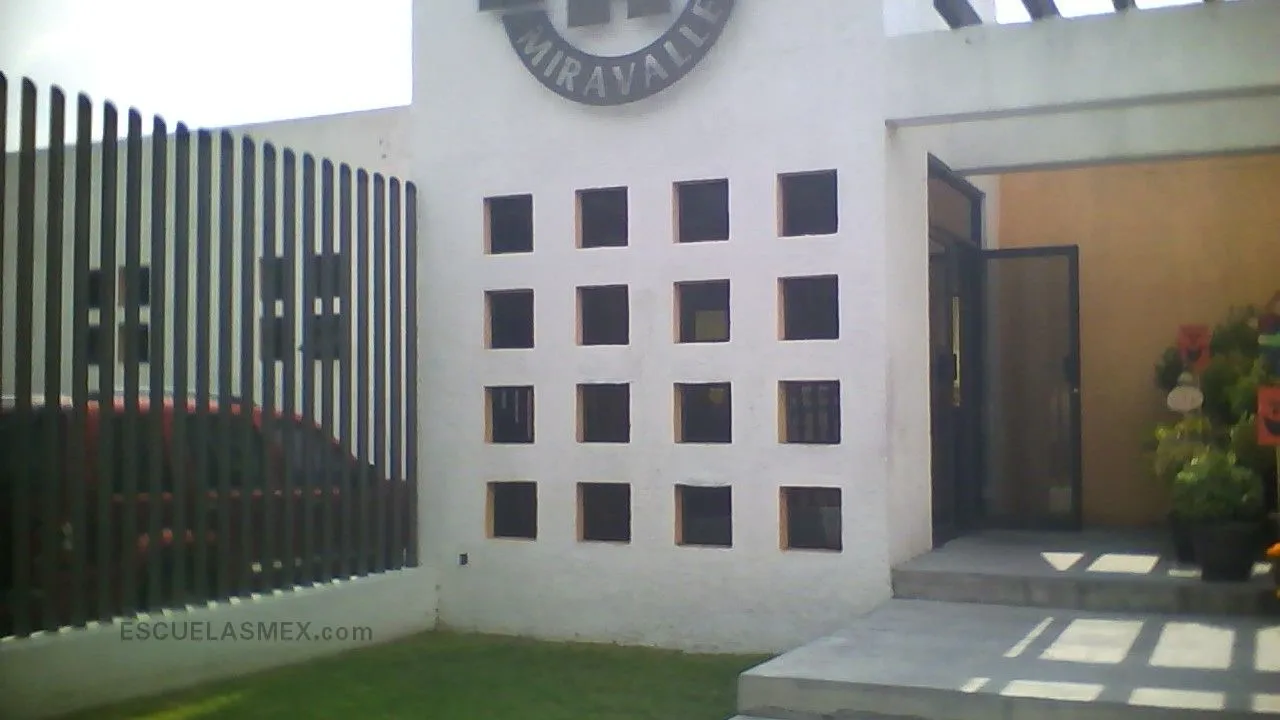 Colegio Miravalle Entrada
