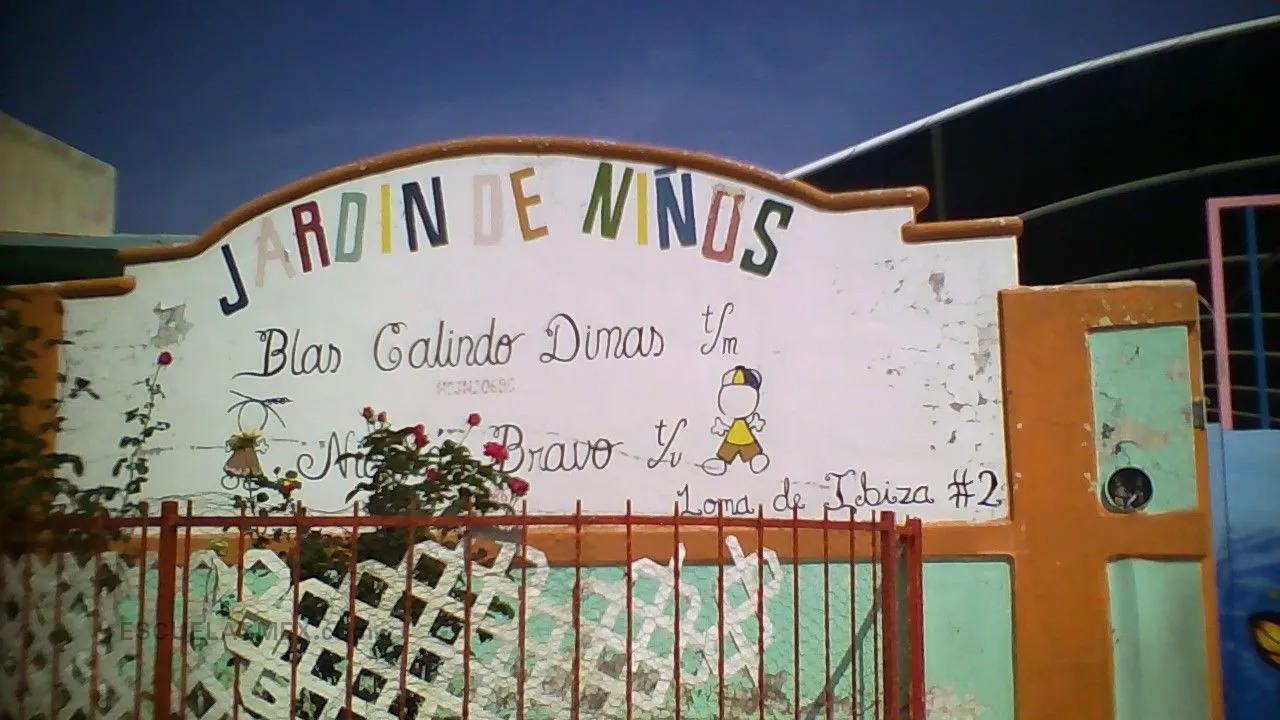 Nicolas Bravo Entrada