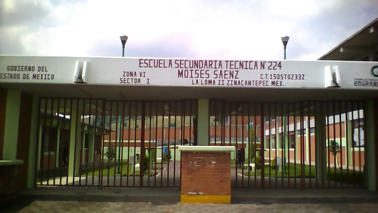Moises Saenz Entrada
