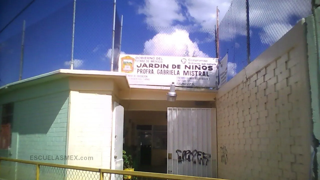 Profra. Gabriela Mistral Entrada