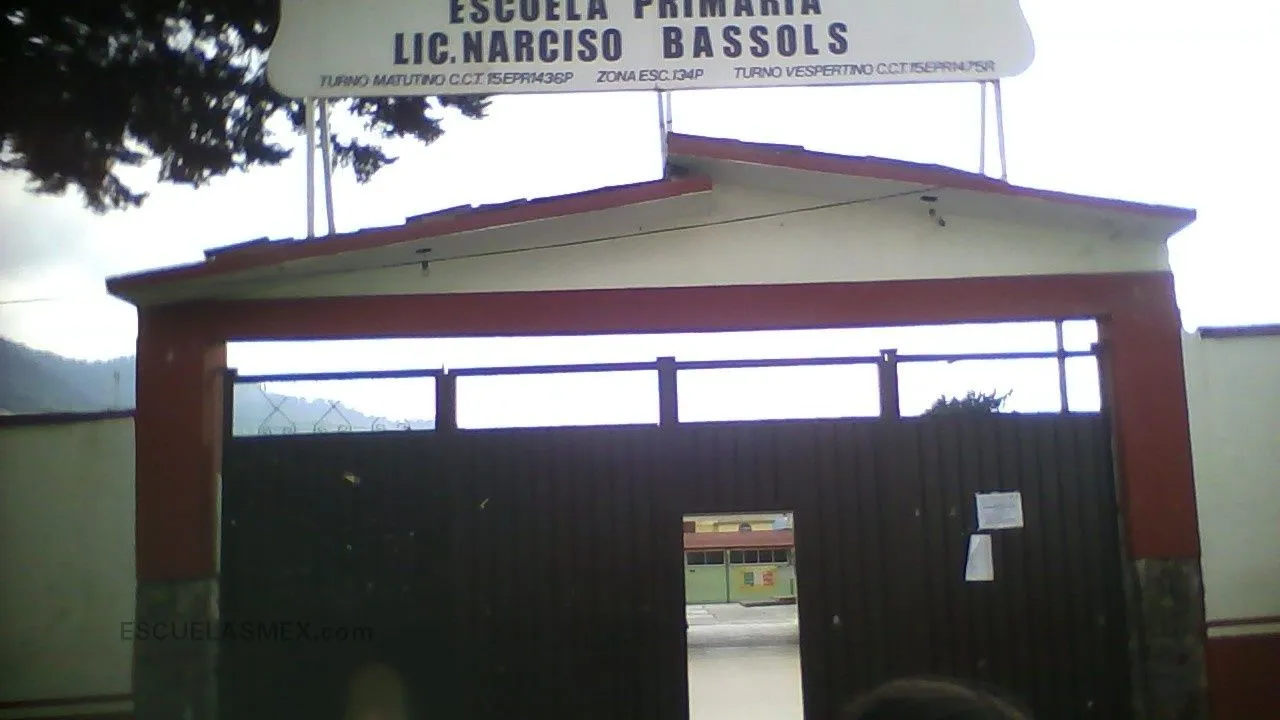Lic. Narciso Bassols L Entrada