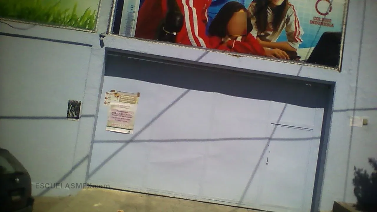Colegio Indonesia Entrada