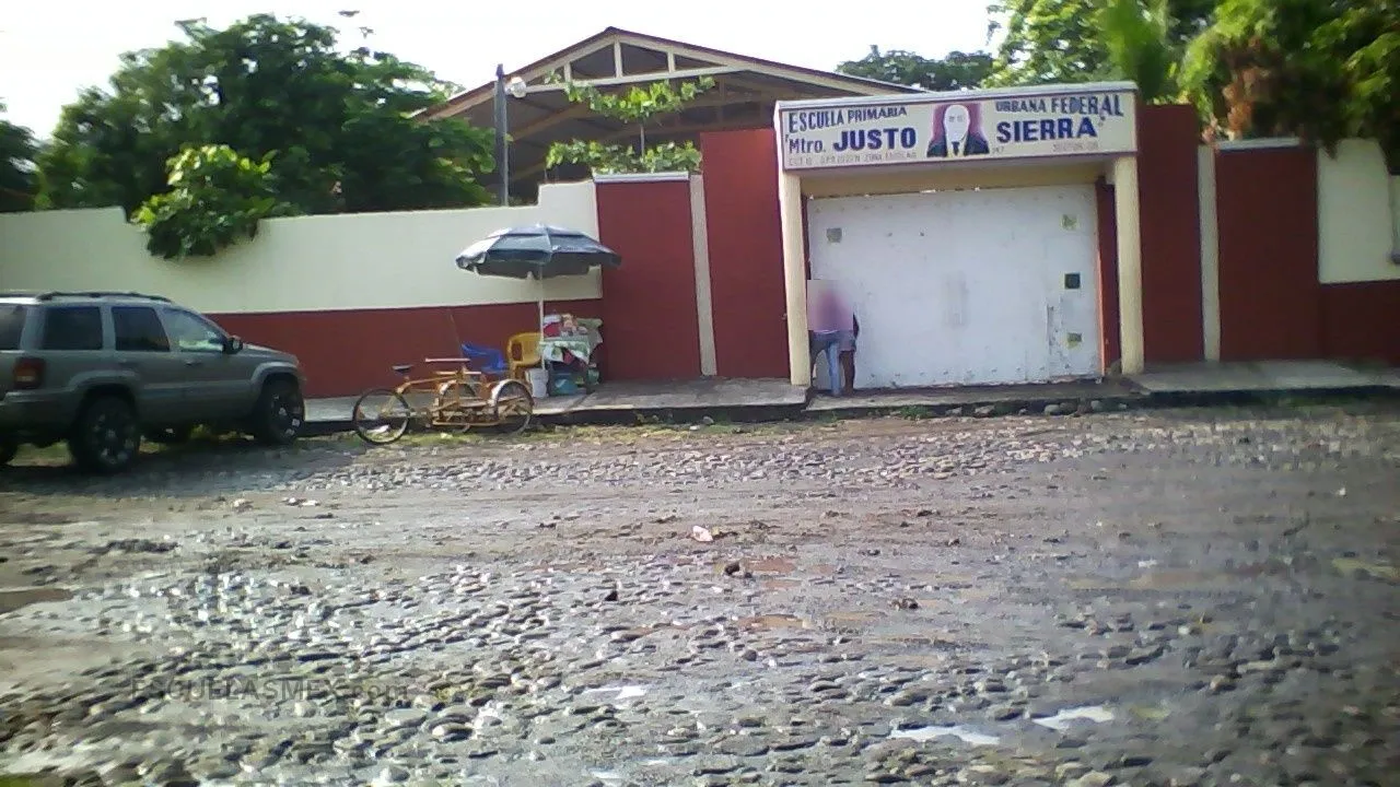 Mtro. Justo Sierra Entrada