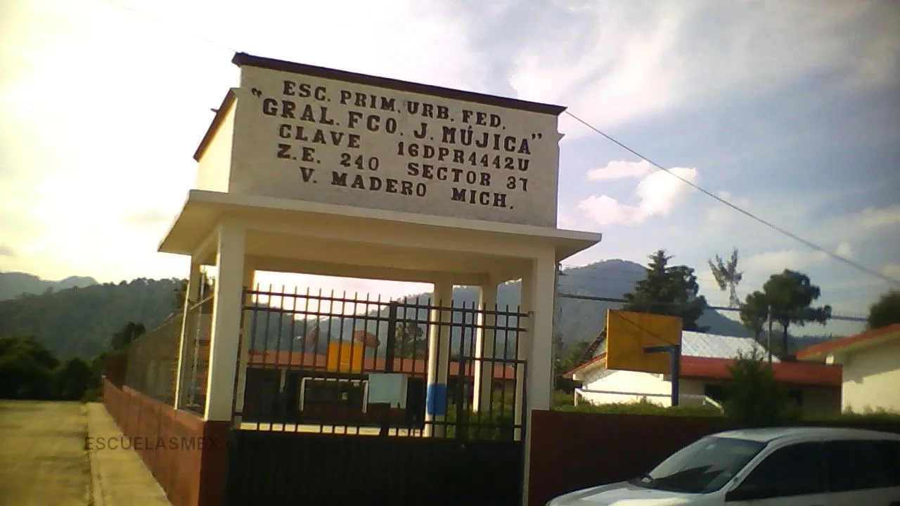 Gral Francisco J Mugica Entrada