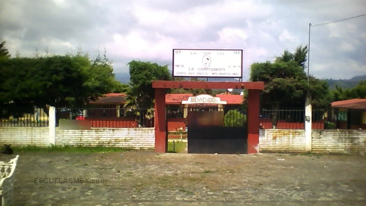 La Corregidora Entrada