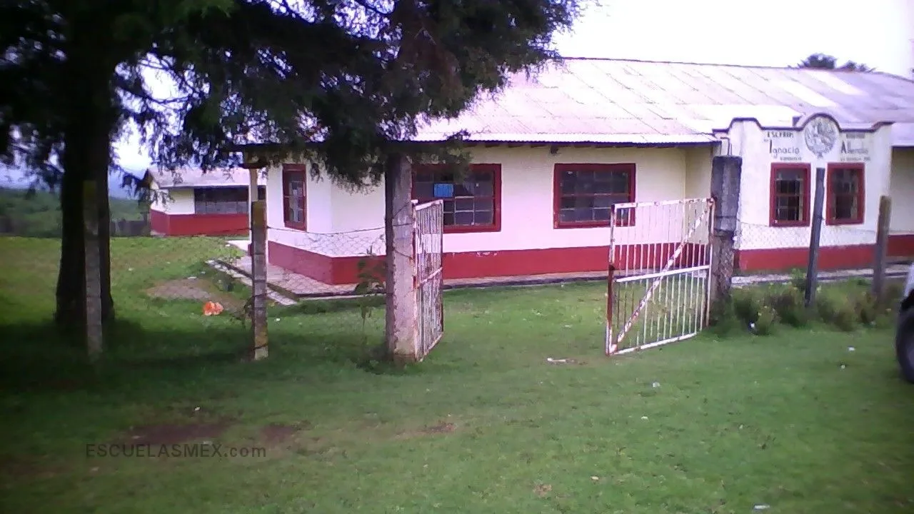 Secundaria Comunitaria la Granja Entrada