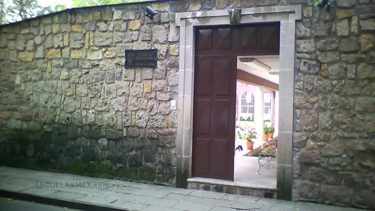Motolinia Entrada
