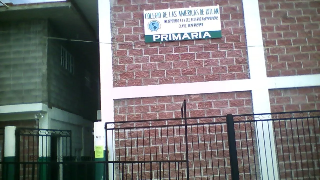 Colegio de las Americas de Ixtlan Entrada