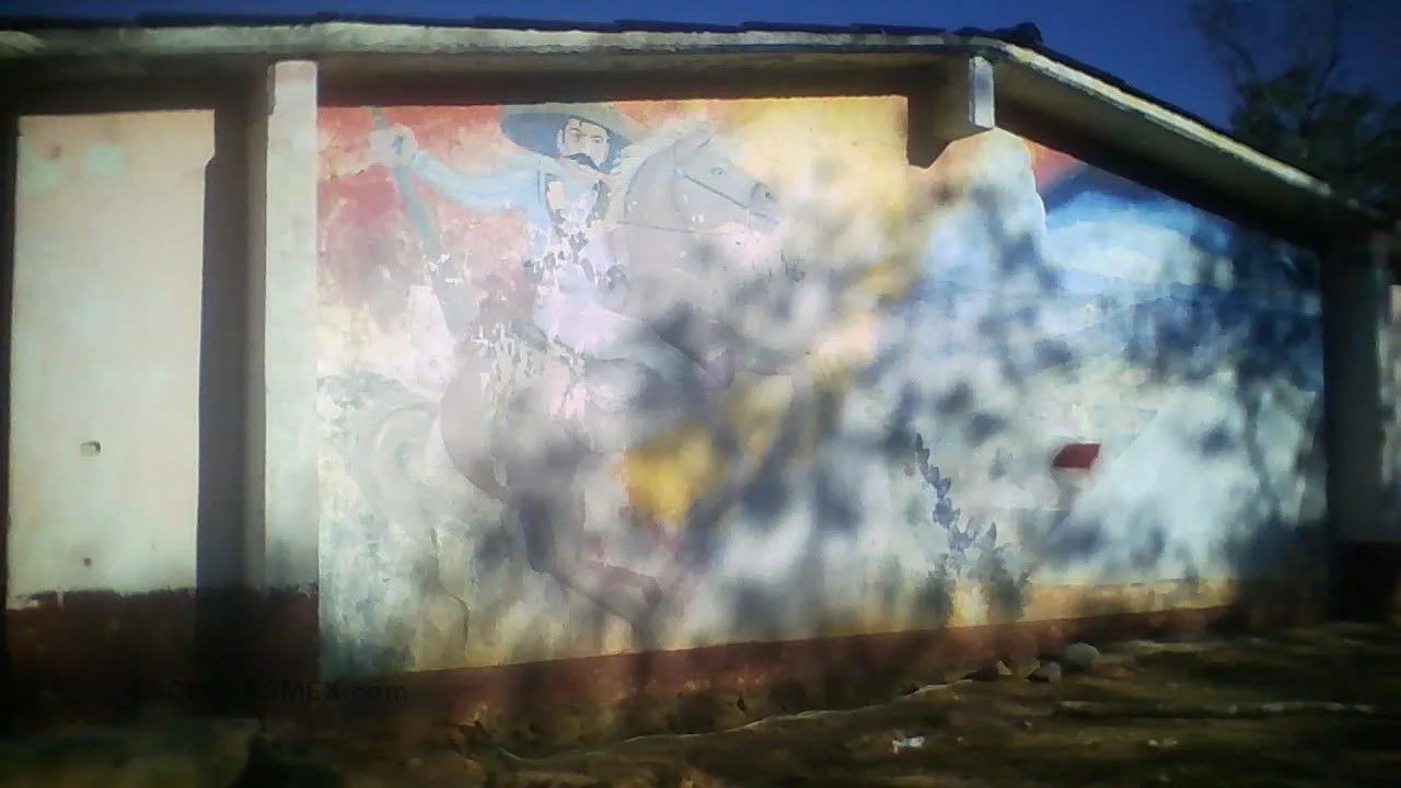 Revolucion Entrada