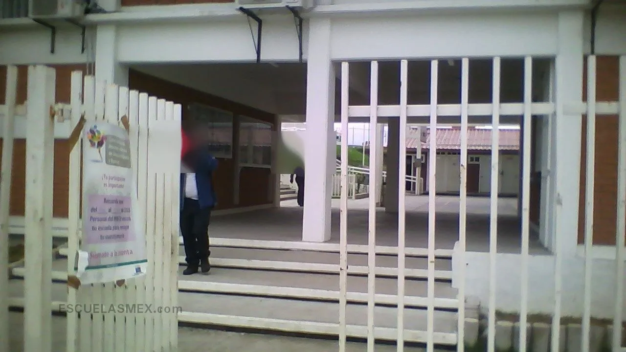 Secundaria Num. 8 Profr. Ciro Meza Tejeda Entrada