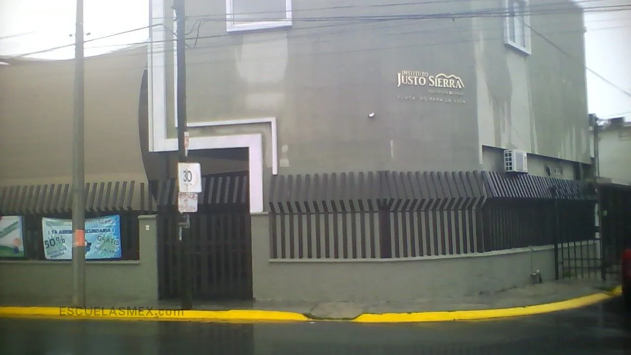 Instituto Justo Sierra Entrada