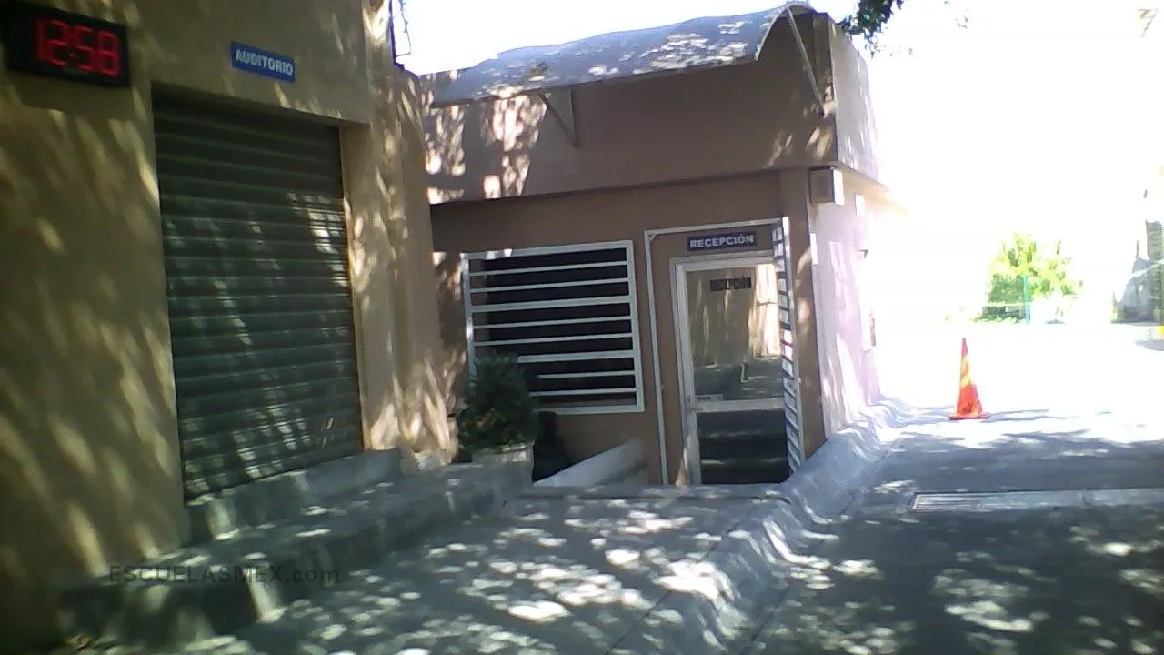 Instituto del Rey Entrada