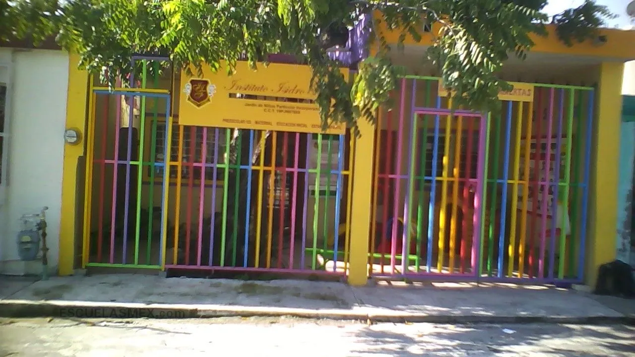 Instituto Isidro Fabela Entrada