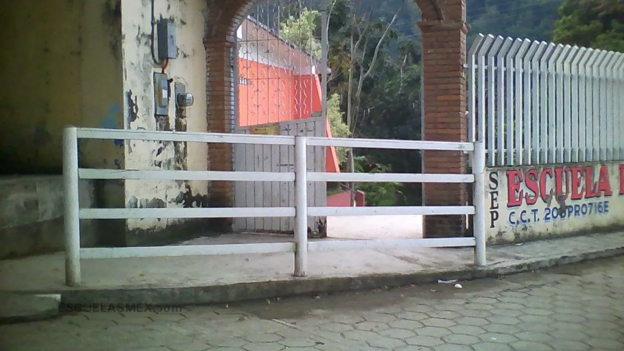 La Luz Entrada