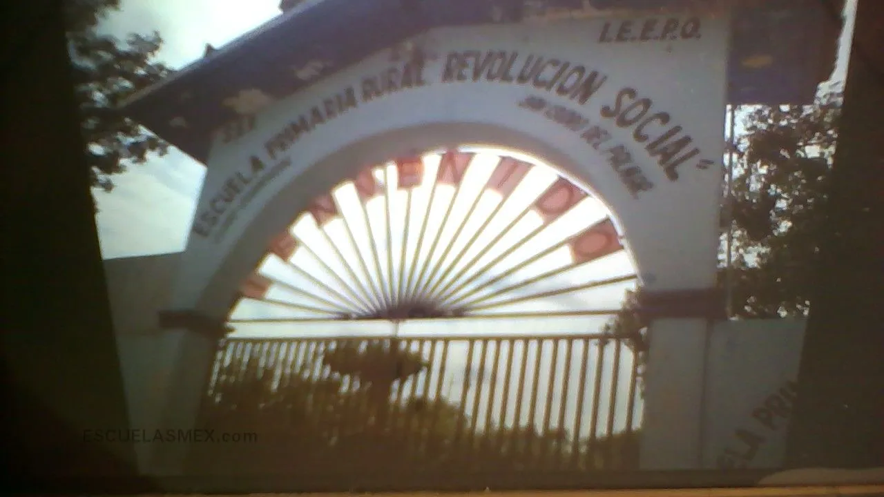 Revolucion Social Entrada