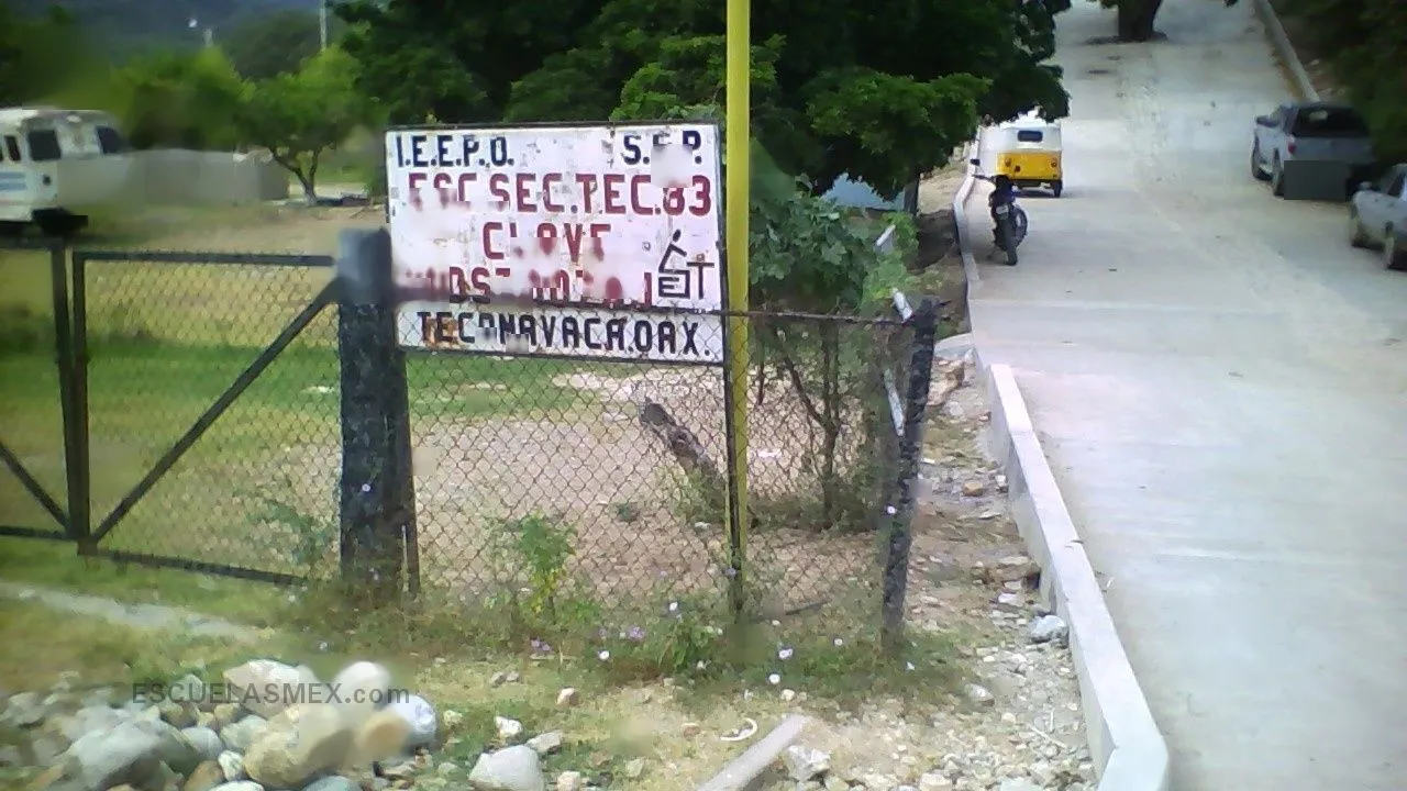 Escuela Secundaria Tecnica Num. 83 Entrada