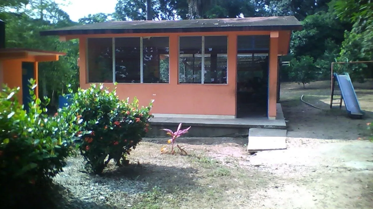 Curso Comunitario de Educacion Preescolar Mestizo Entrada