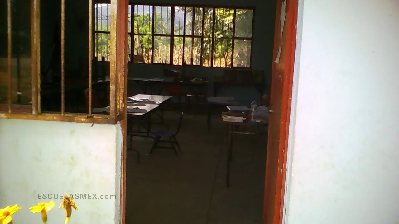 Curso Comunitario de Educacion Primaria Mestiza Entrada