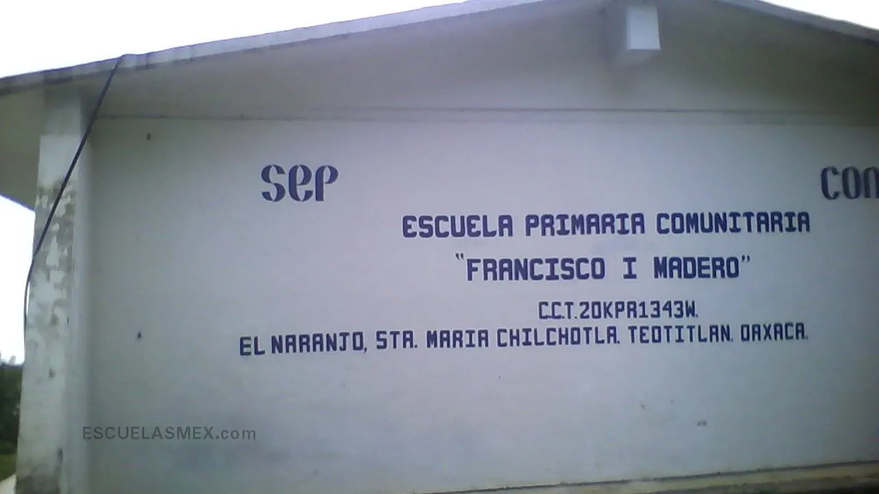 Curso Comunitario de Educacion Primaria Mestiza Entrada