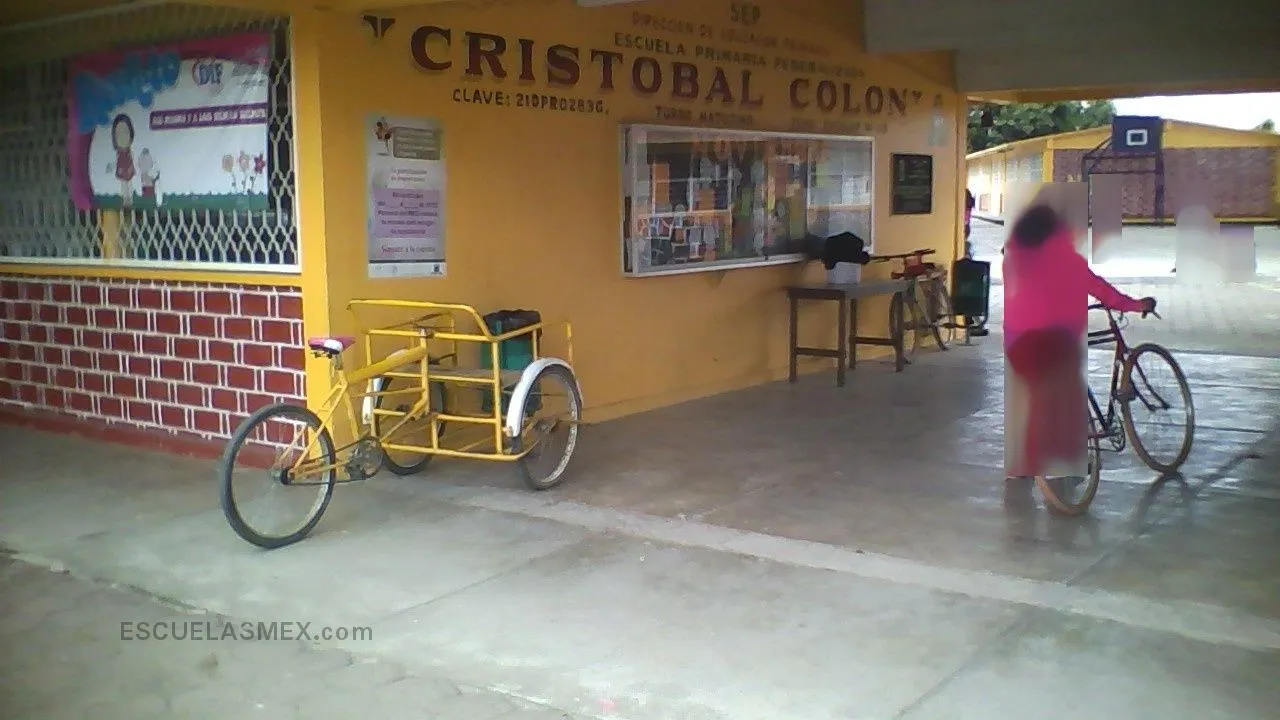 Cristobal Colon Entrada
