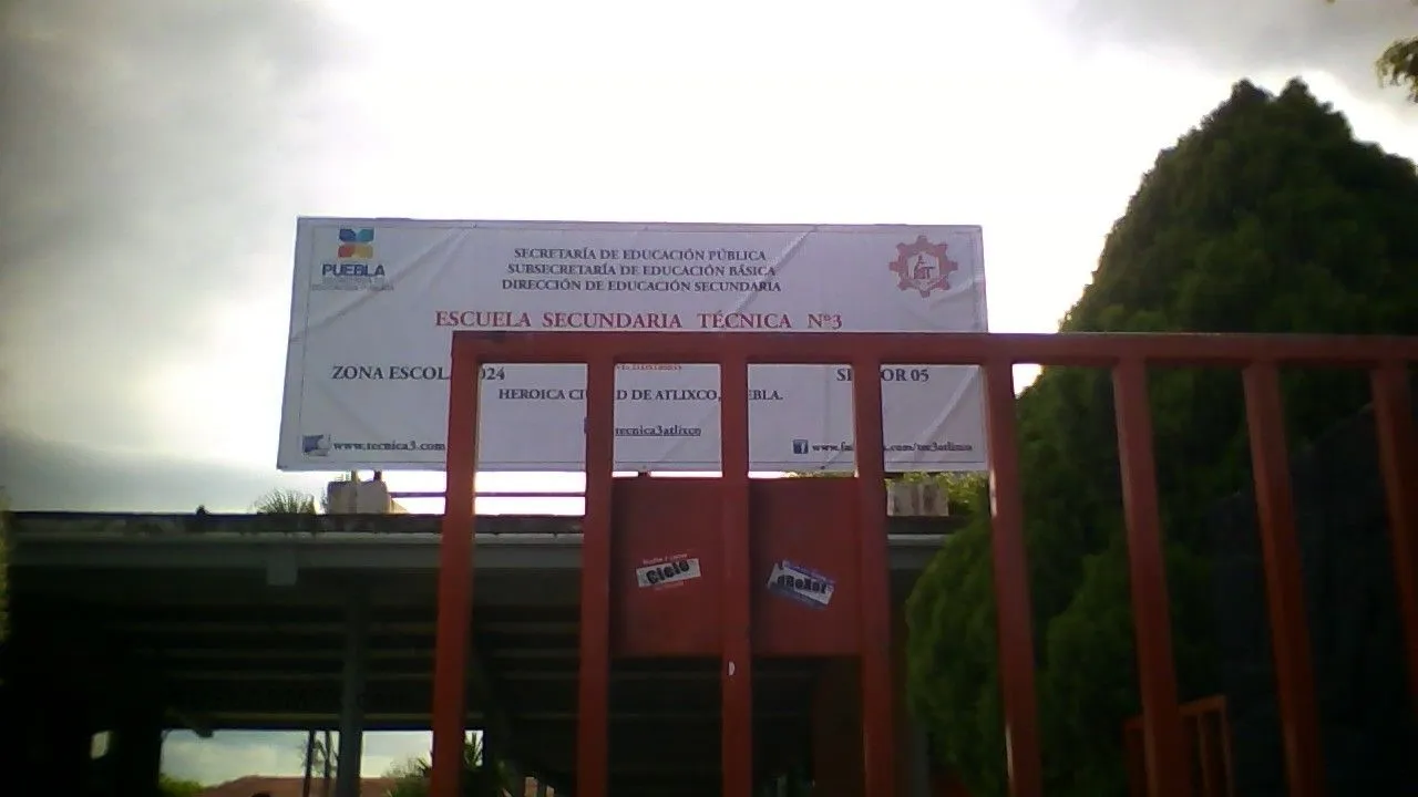 Escuela Secundaria Tecnica Num. 3 Entrada